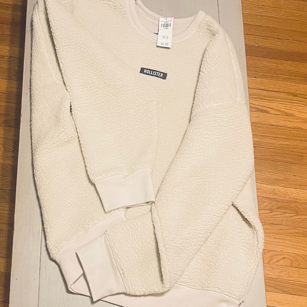 Hollister Men’s Sherpa Crewneck Sweatshirt